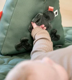 Done by Deer Aktivitetsstativ - Tiny Farm - Green