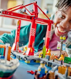 LEGO® City - Havnefront med Fragtskib 60422 - 1226 Dele