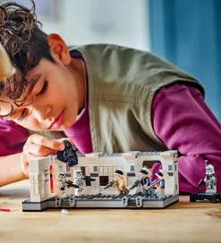 LEGO® Star Wars - Overtagelsen af Tantive IV 75387 - 502 Dele