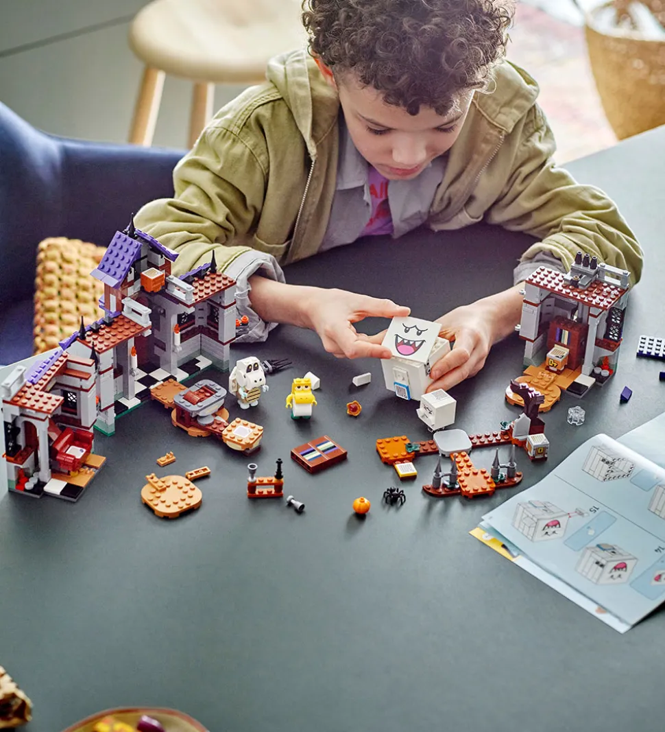 LEGO® Super Mario - King Boos Hjemsøgte Palæ 71436 - 932 Dele