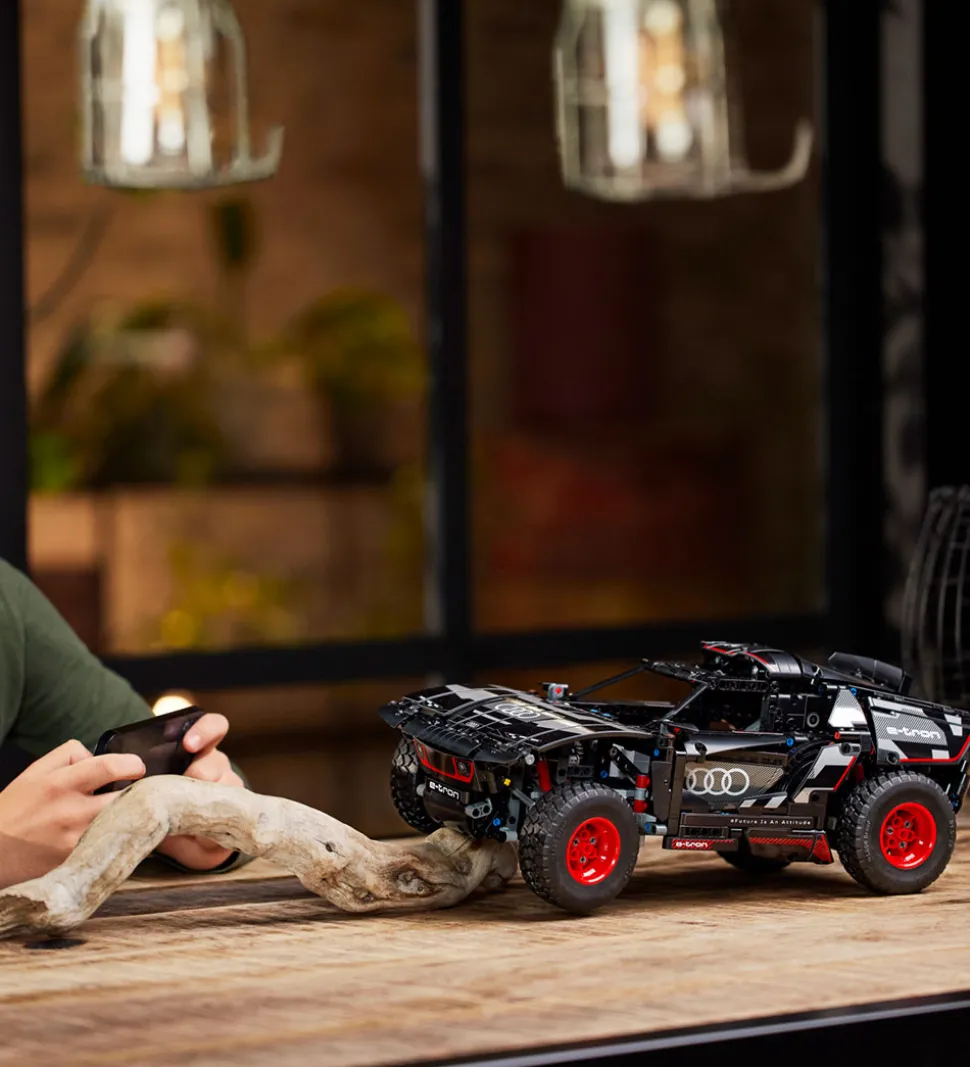 LEGO® Technic - Audi RS Q e-tron 42160 - 914 Dele