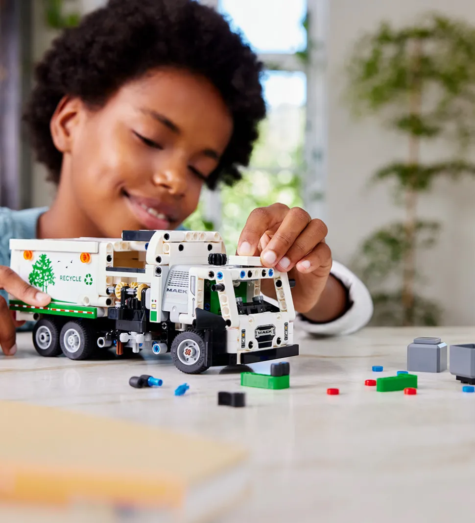 LEGO® Technic - Mack LR Electric-skraldevogn 42167 - 503 Dele