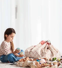 Play&Go Legetøjstæppe - Ø140 cm - Geo Mustard